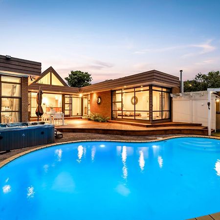 Entire House With Pool, Spa Auckland Exteriör bild