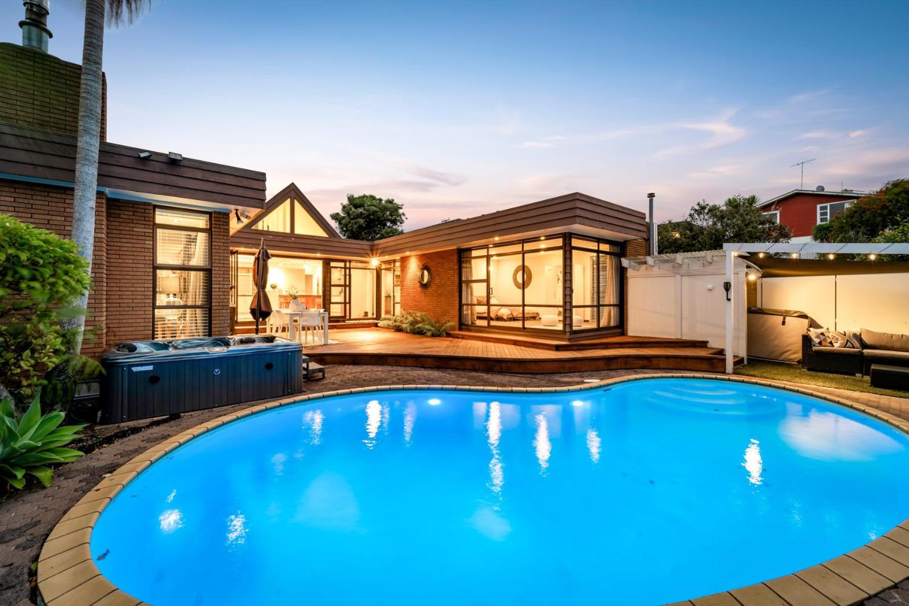 Entire House With Pool, Spa Auckland Exteriör bild